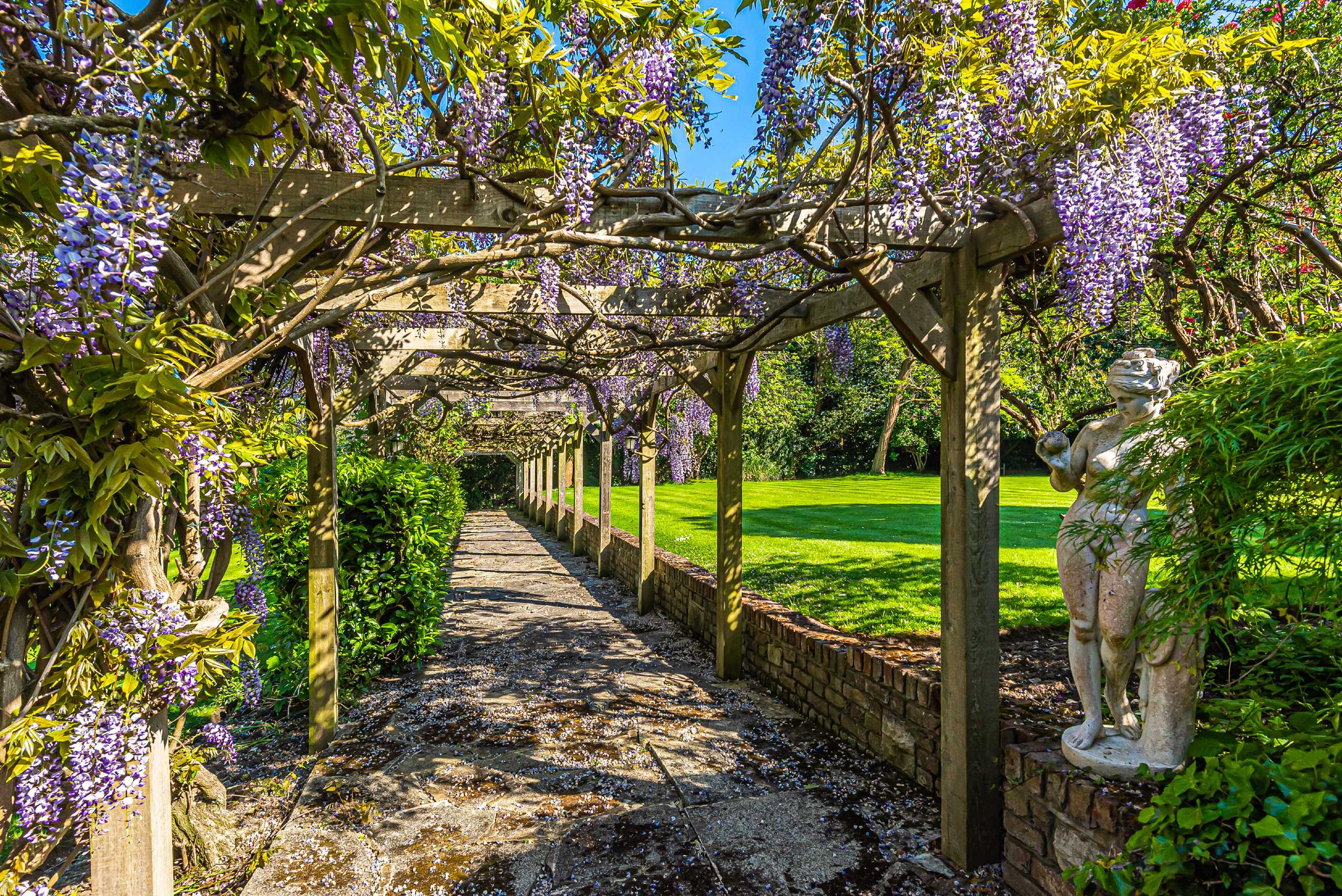 Lane, Totteridge Statons