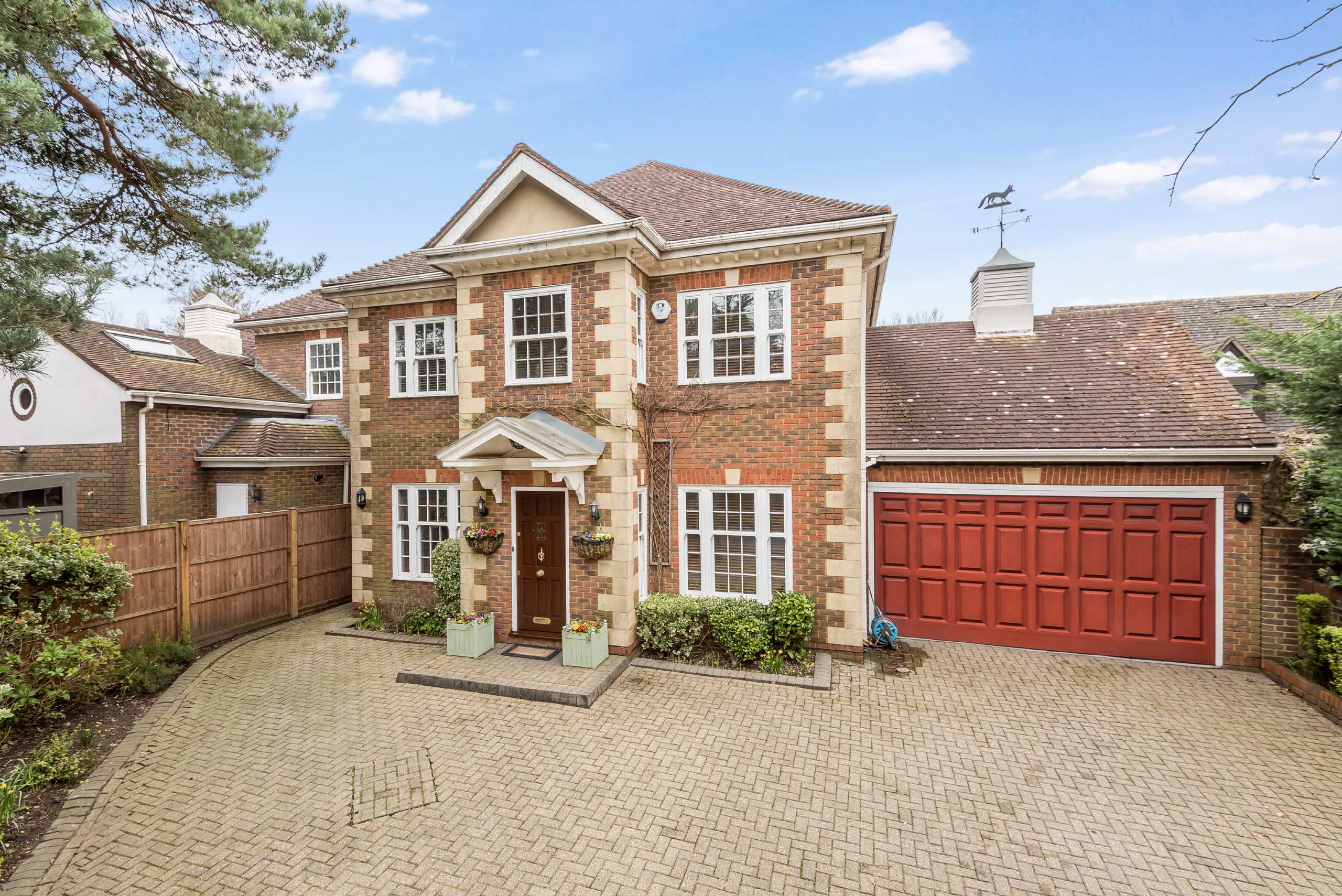 Road, Arkley Statons