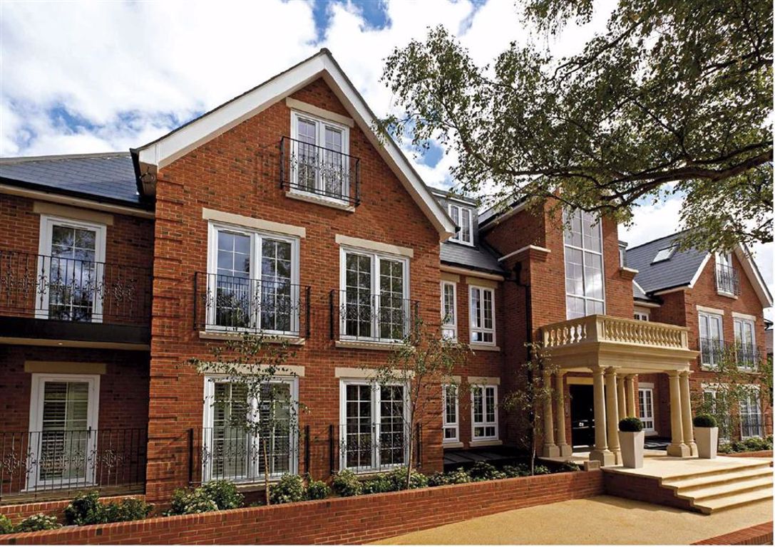 Bayview House, Enfield, Middlesex Statons