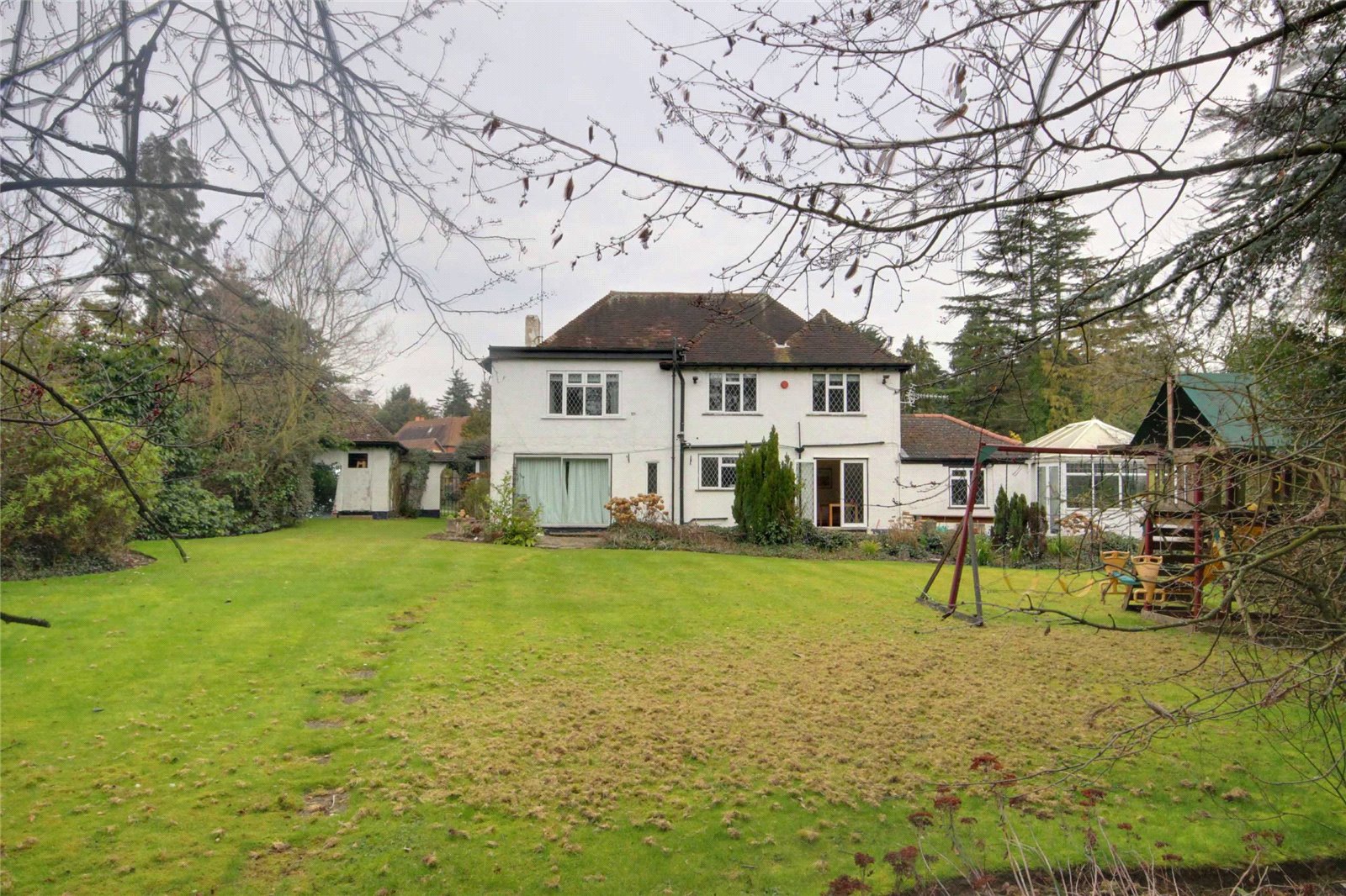 Beech Hill Avenue, Hadley Wood Statons