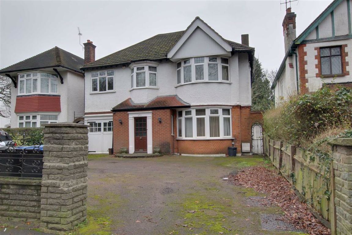 Chase Side, Southgate Statons