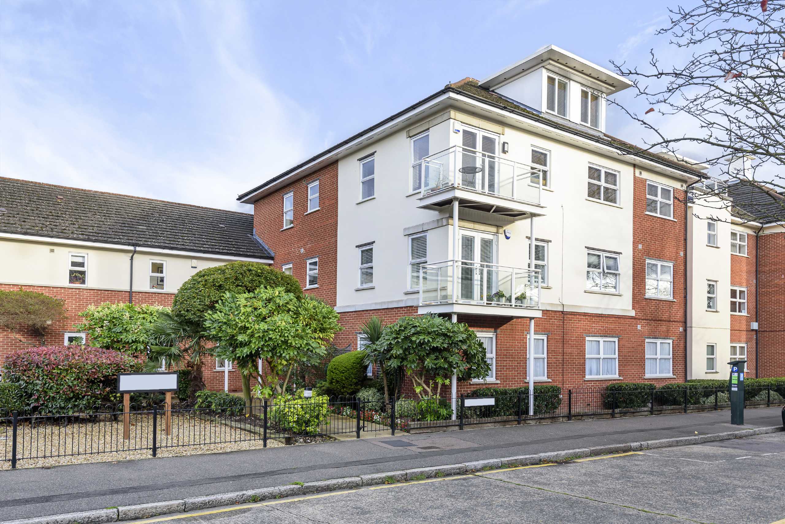 Cockfosters Road, Cockfosters Statons