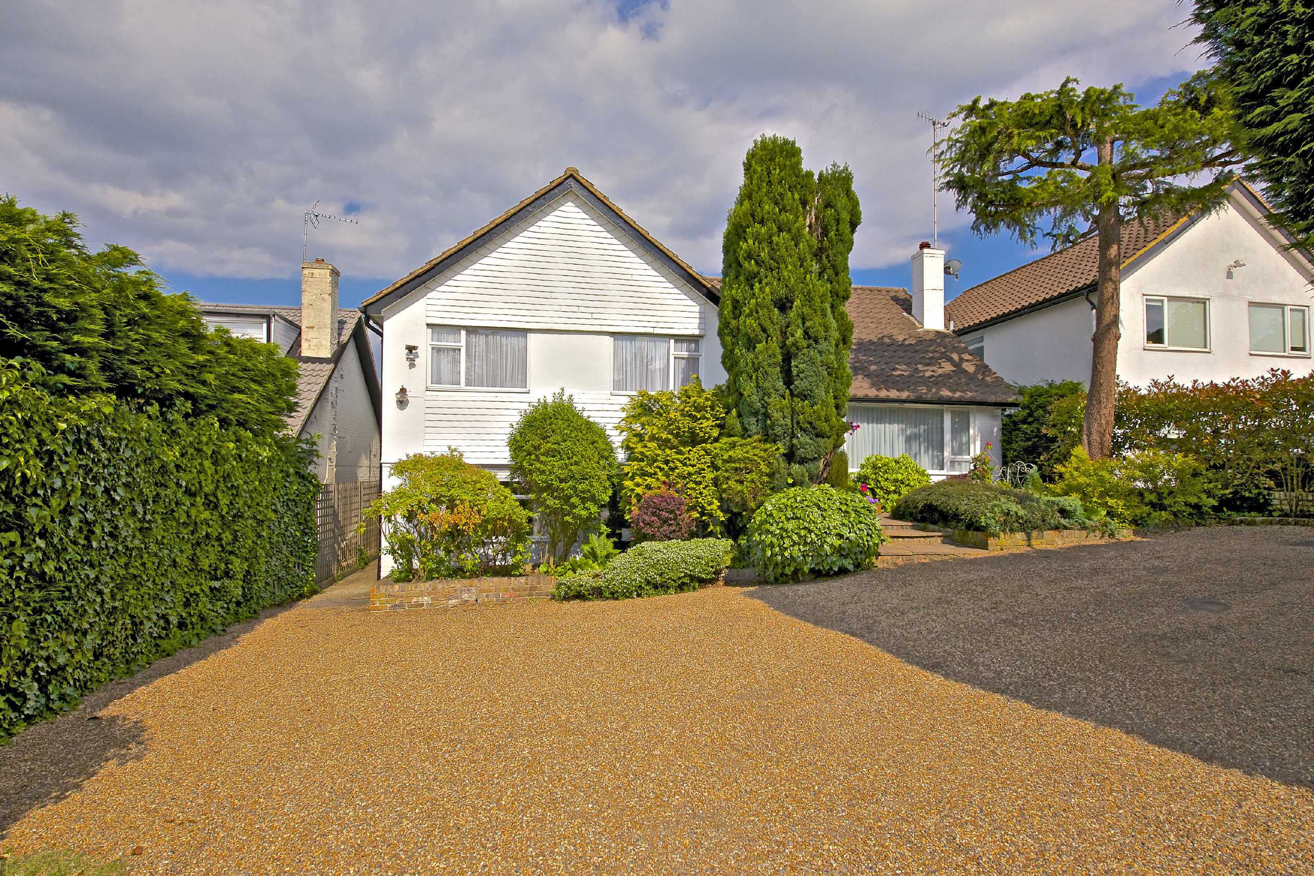 Deacons Hill Road, Elstree Statons