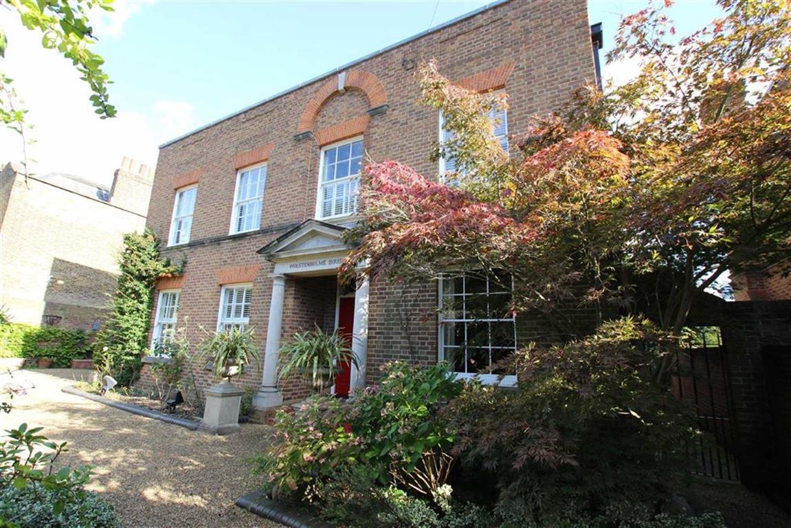 Forty Hill, Enfield Statons