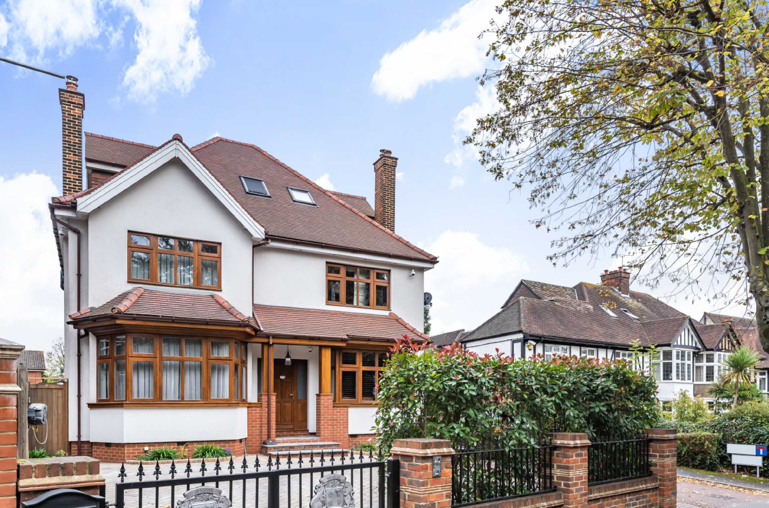 Friern Lane, Whetstone Statons