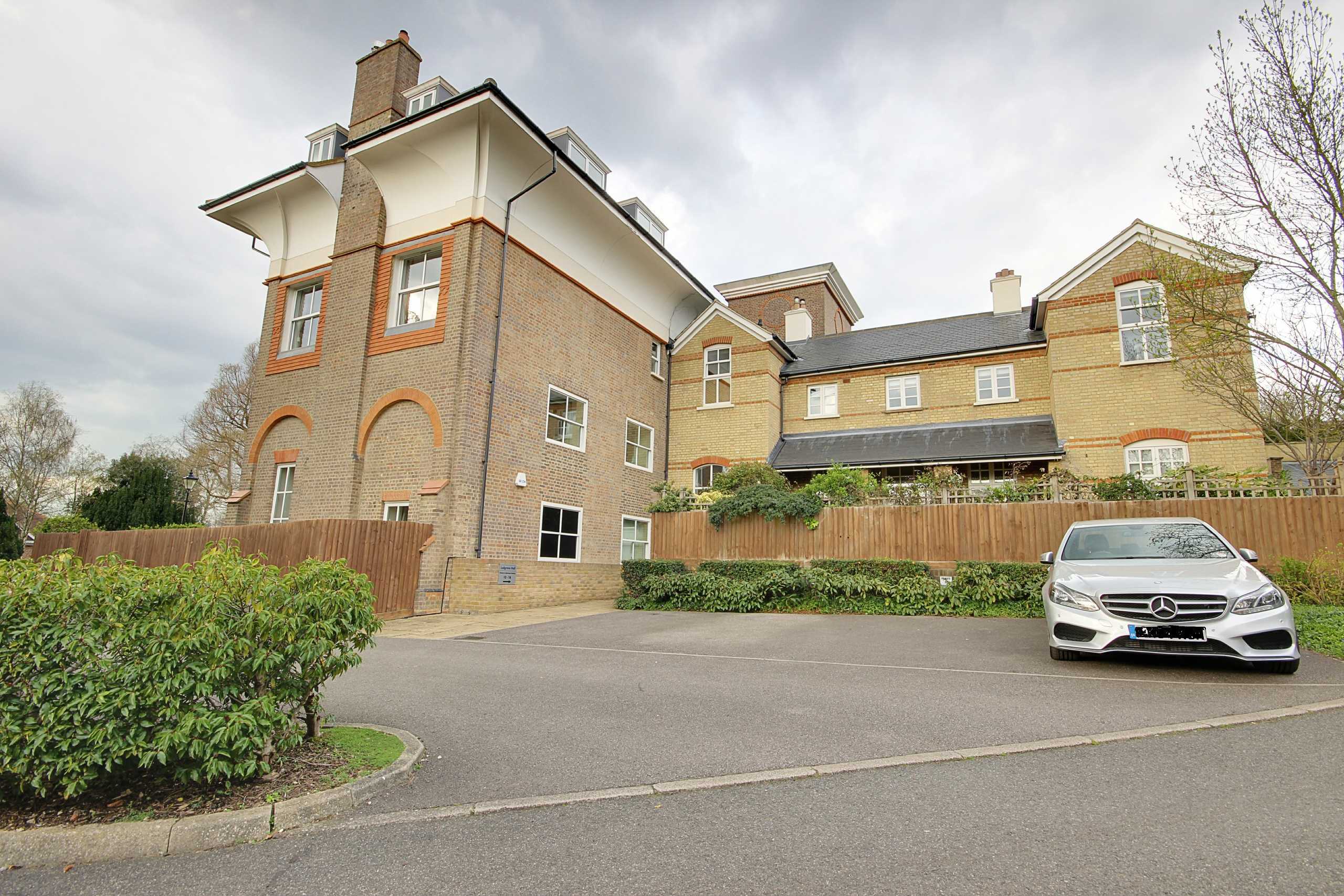 Games Road, Cockfosters Statons