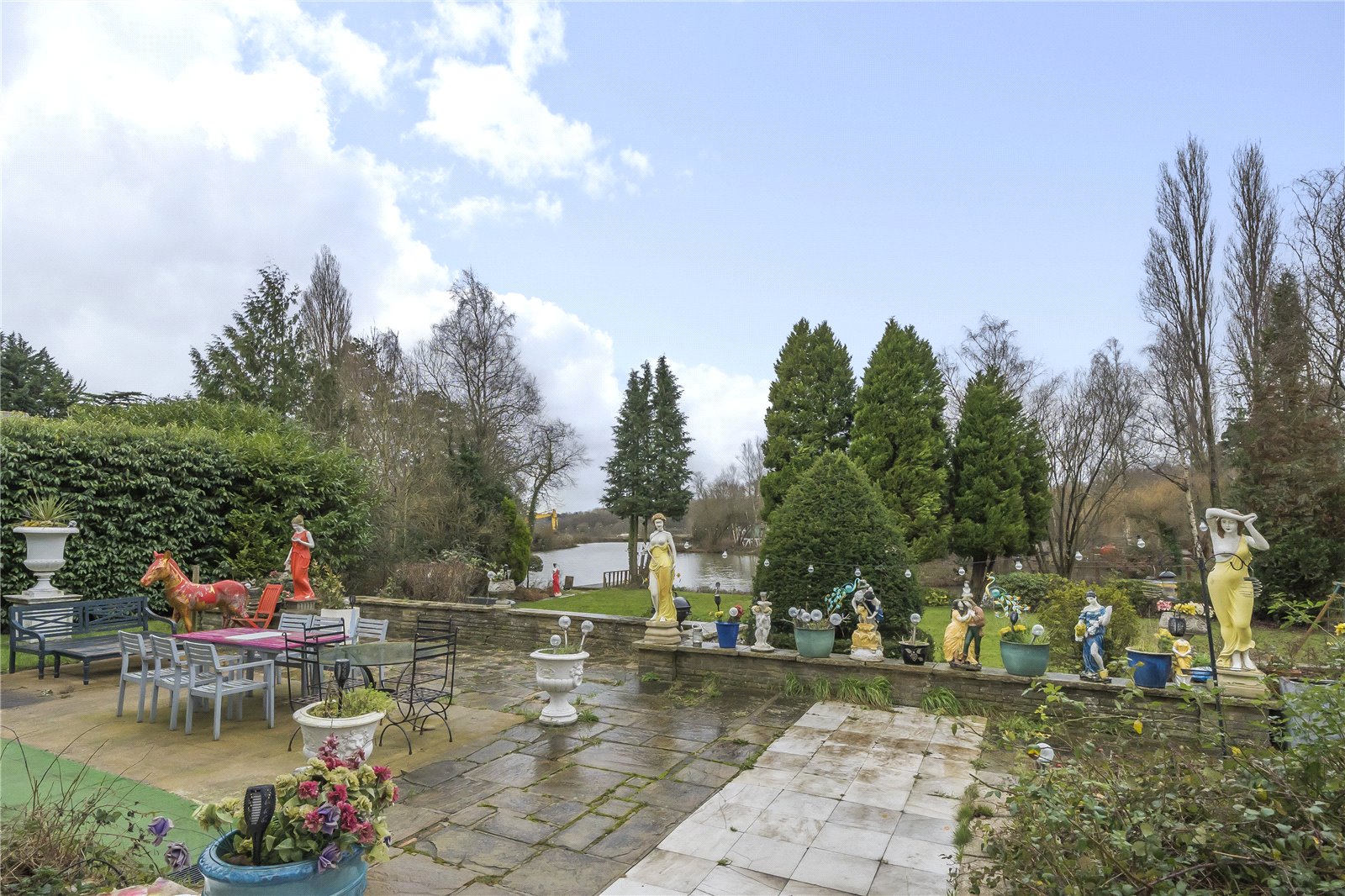 Wagon Road, Hadley Wood Statons