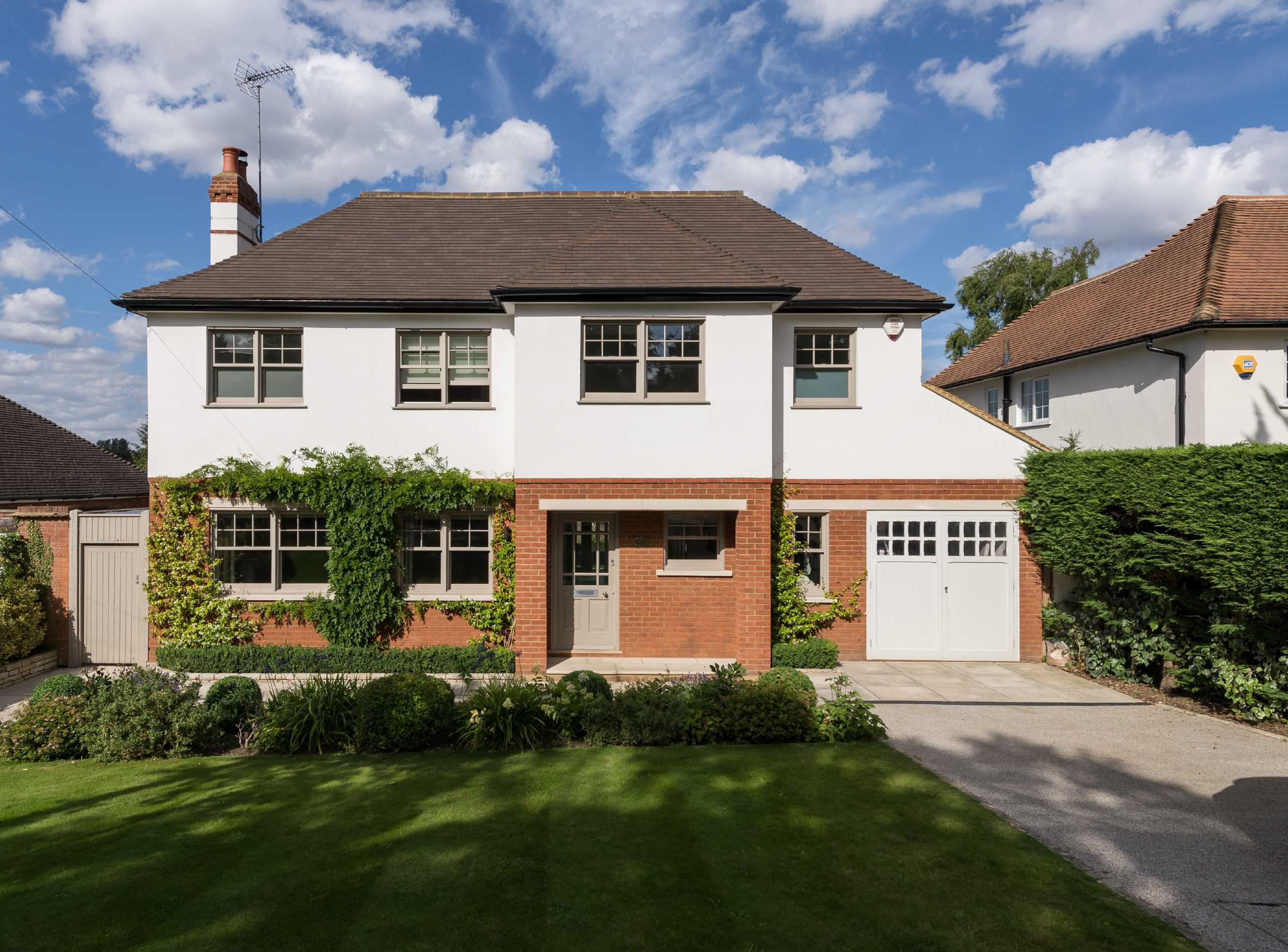 Goodyers Avenue, Radlett Statons