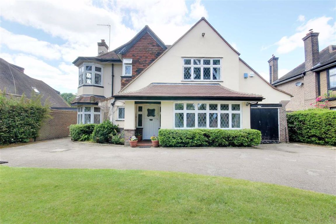 Great North Road, Brookmans Park, Hertfordshire Statons