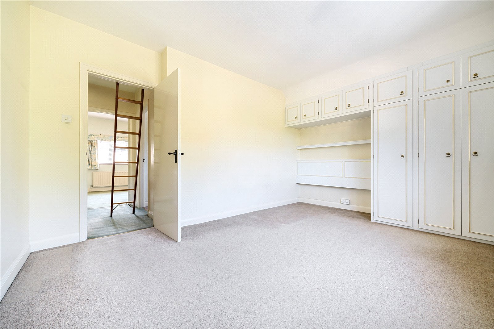 Greenway Close, Totteridge Statons