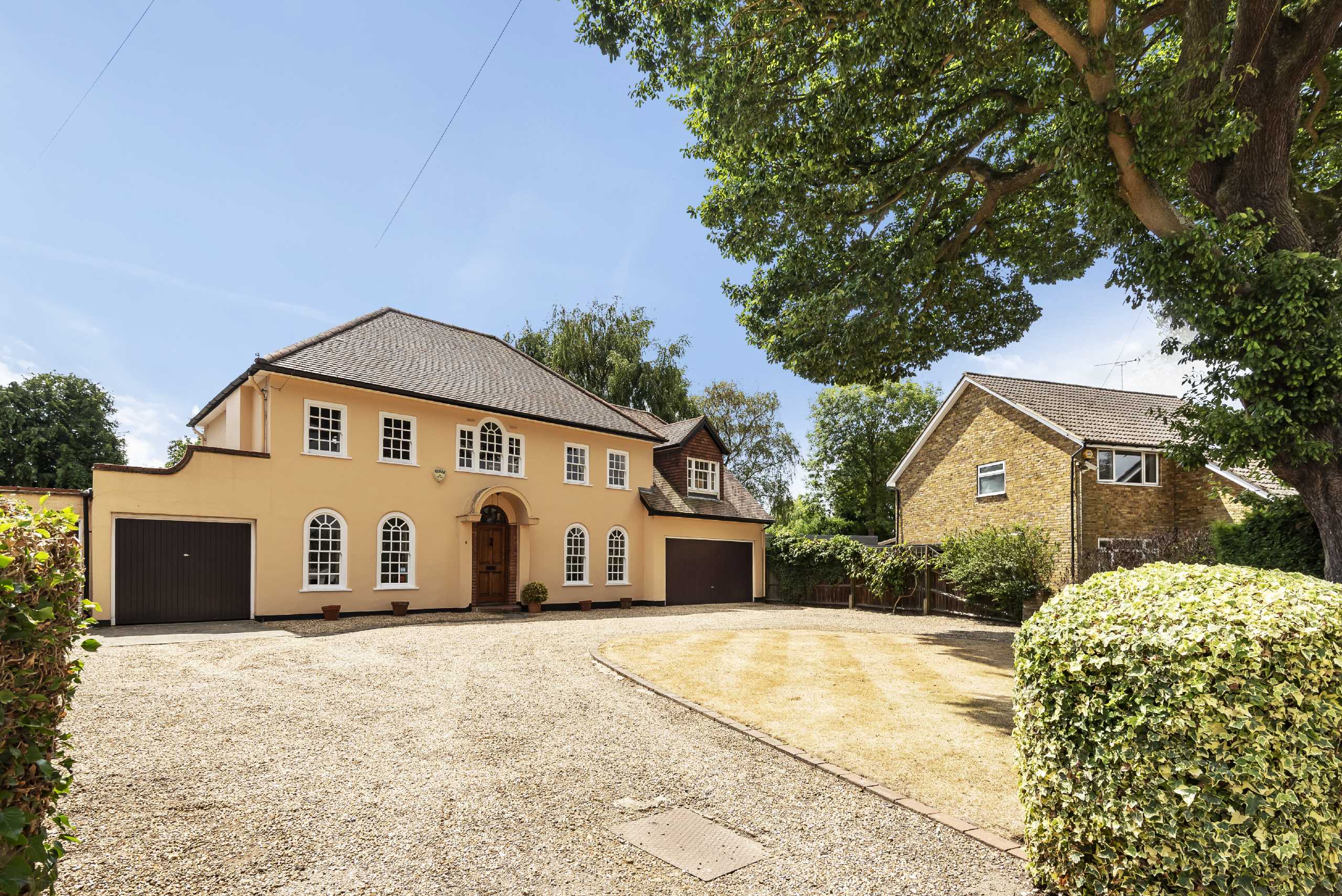 Grimsdyke Crescent, Statons