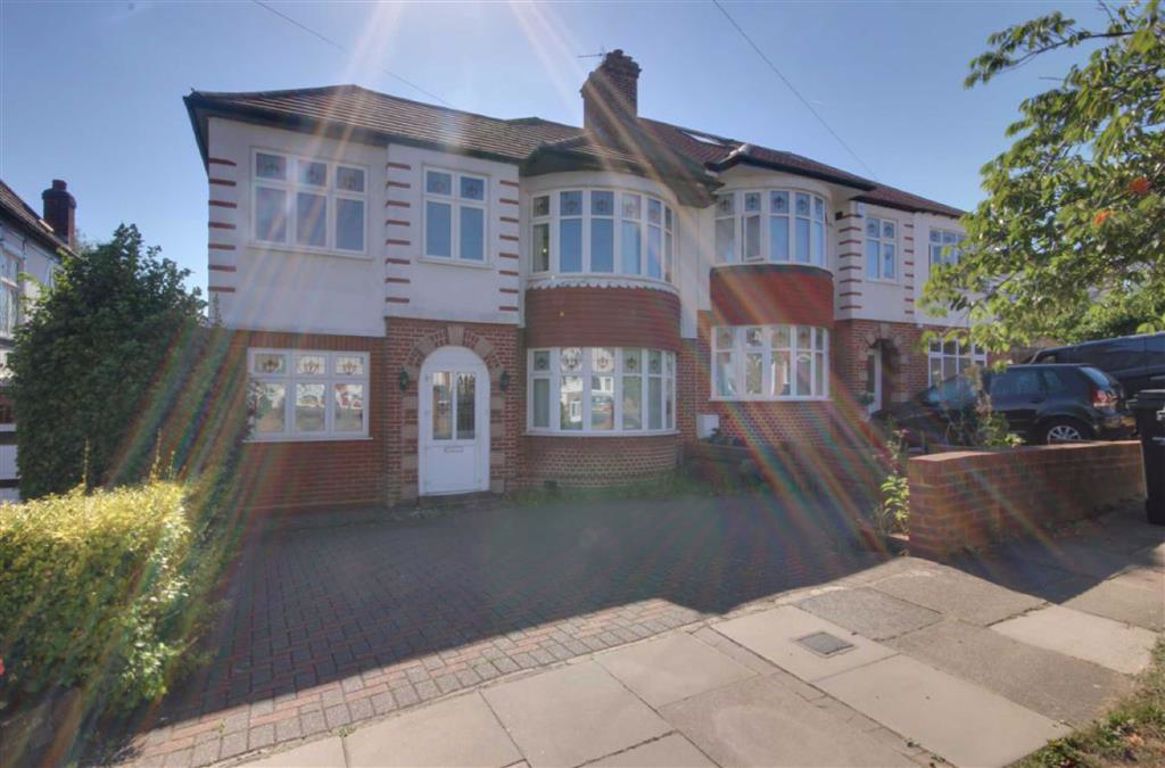 Grosvenor Gardens, Oakwood Statons