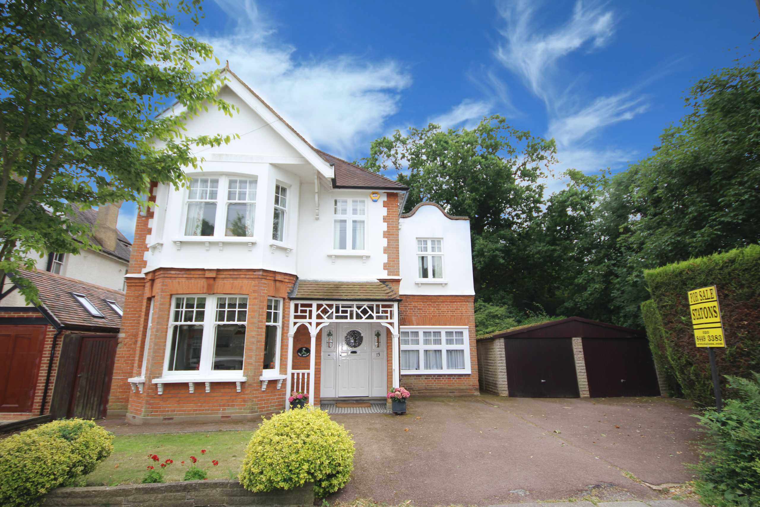 Hadley Grove, Hadley Green Statons