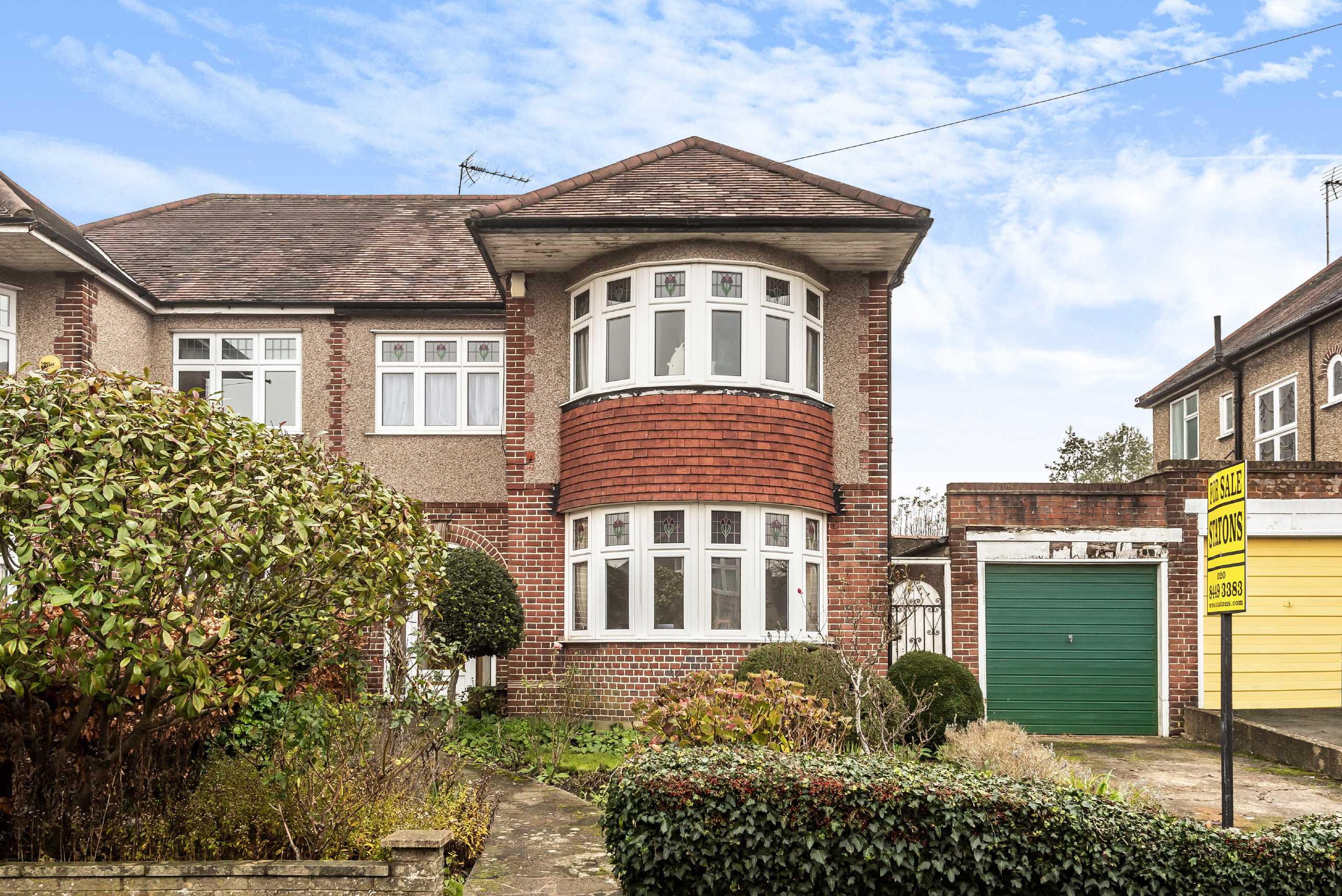 Hasluck Gardens, New Statons