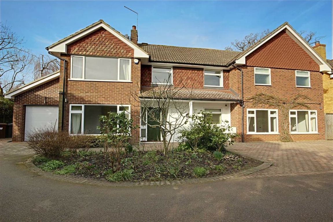 Heath Drive, Potters Bar, Hertfordshire Statons