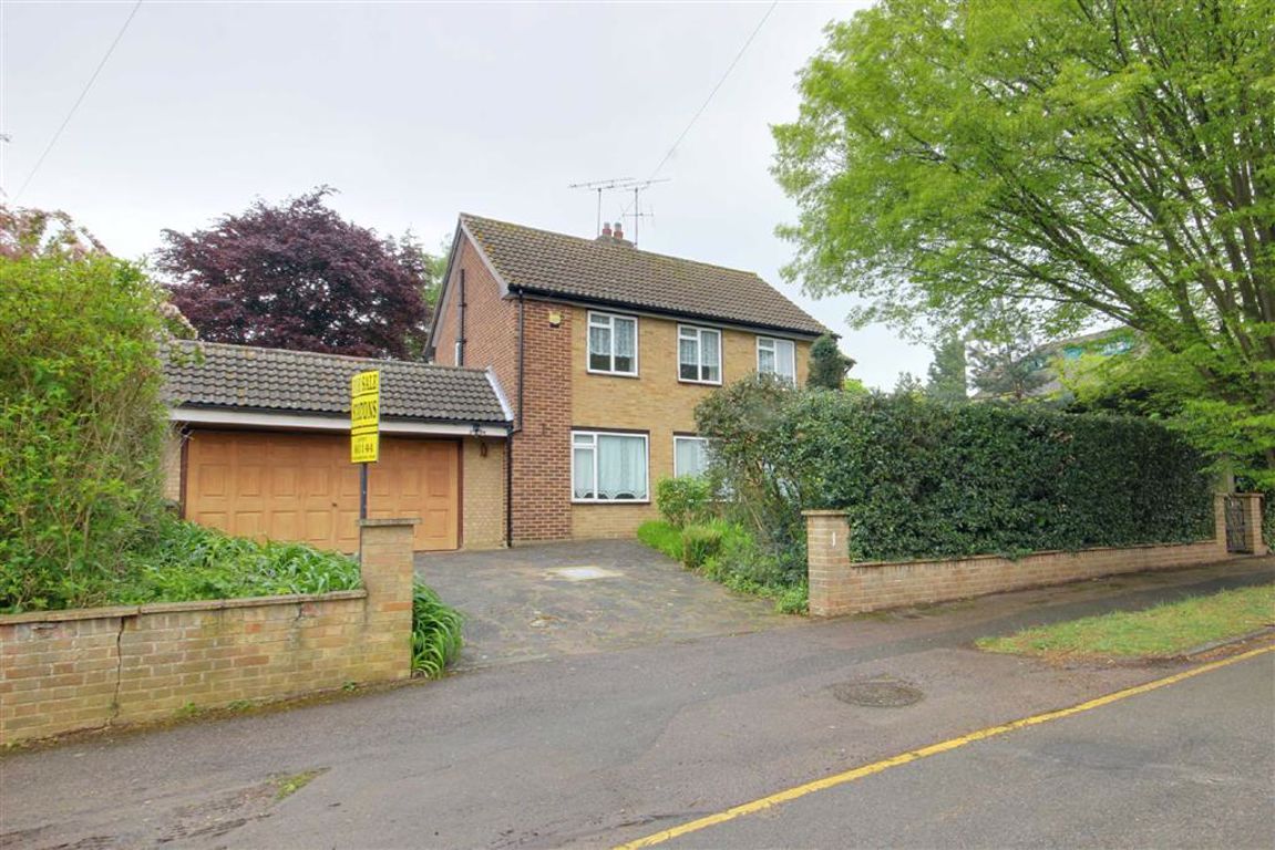 Heath Drive, Potters Bar, Hertfordshire Statons