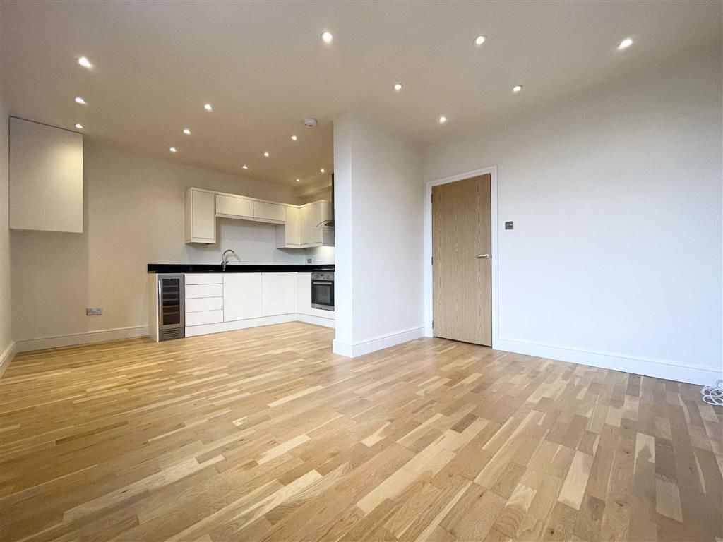 High Street, High Hertfordshire Statons