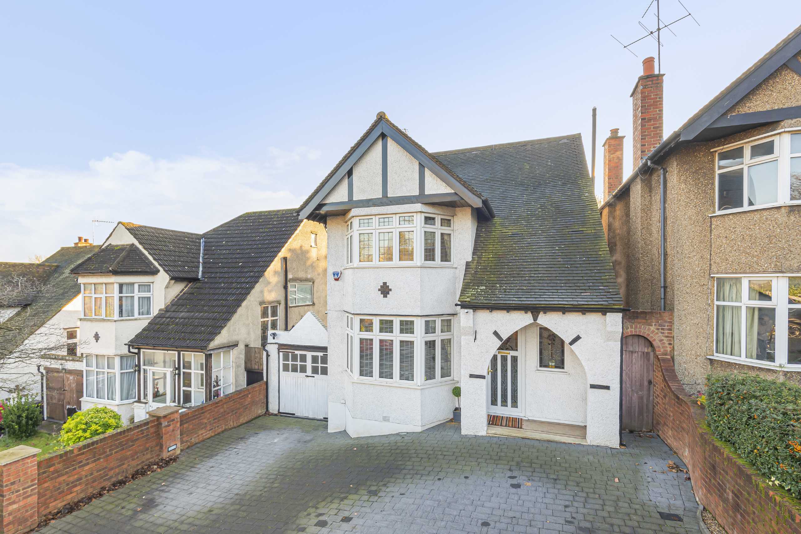 Longmore Avenue, New Statons