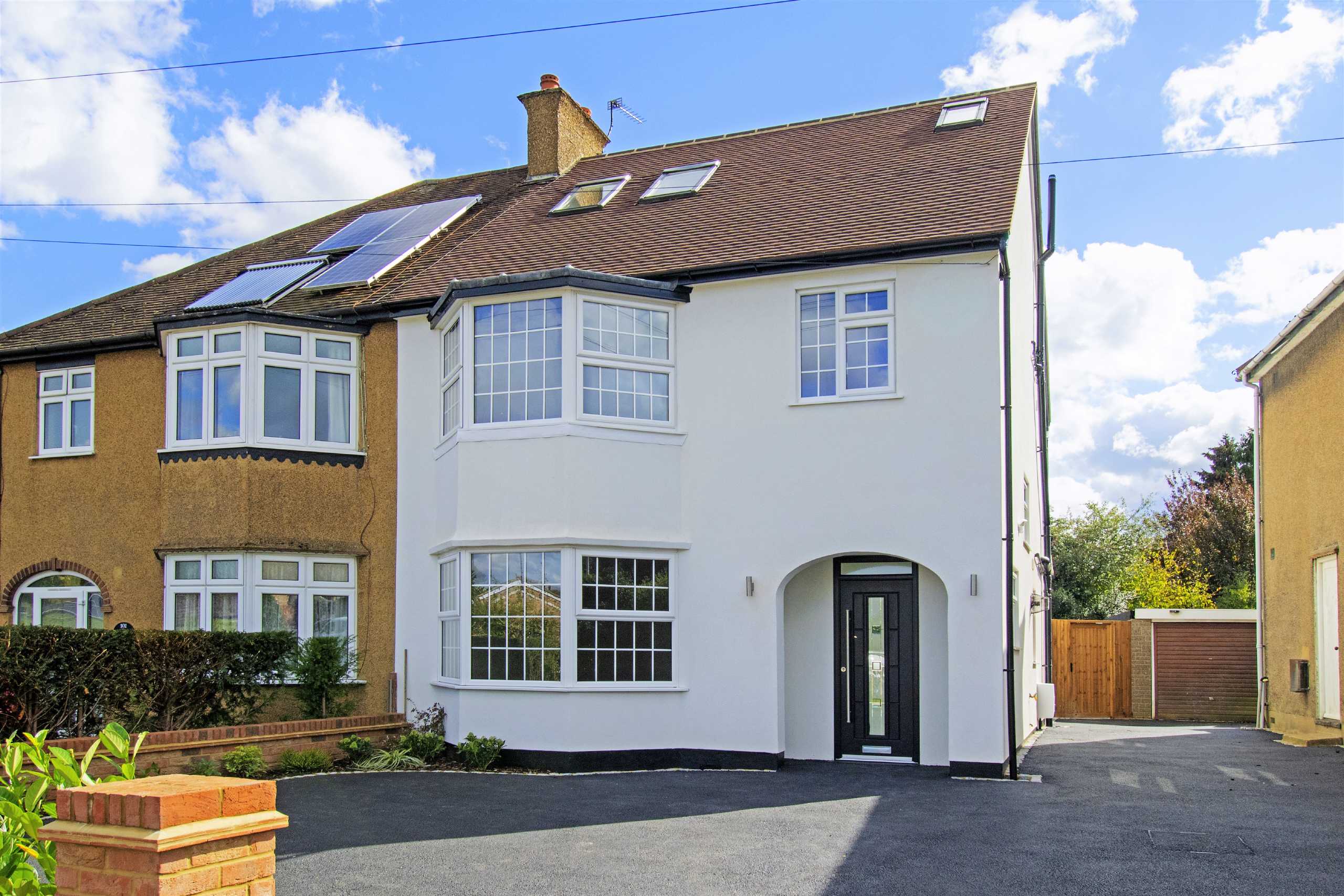 Loom Lane, Radlett Statons