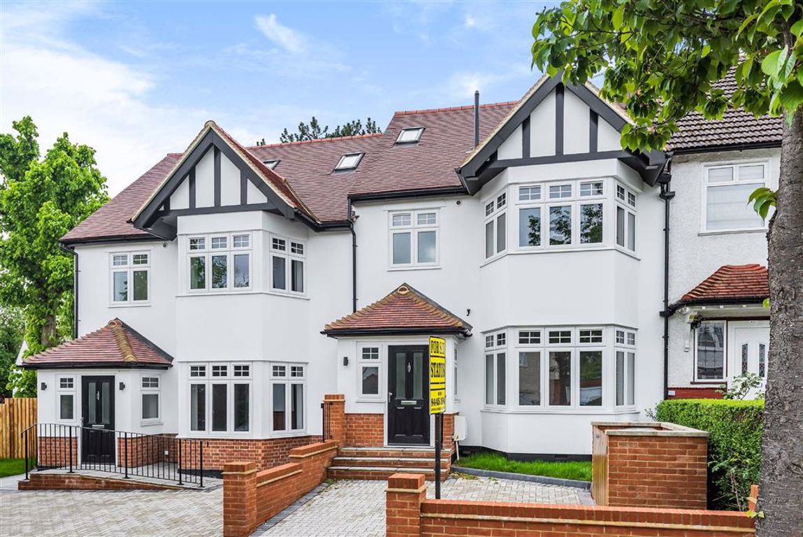 Mayfield Avenue, North Finchley, London Statons