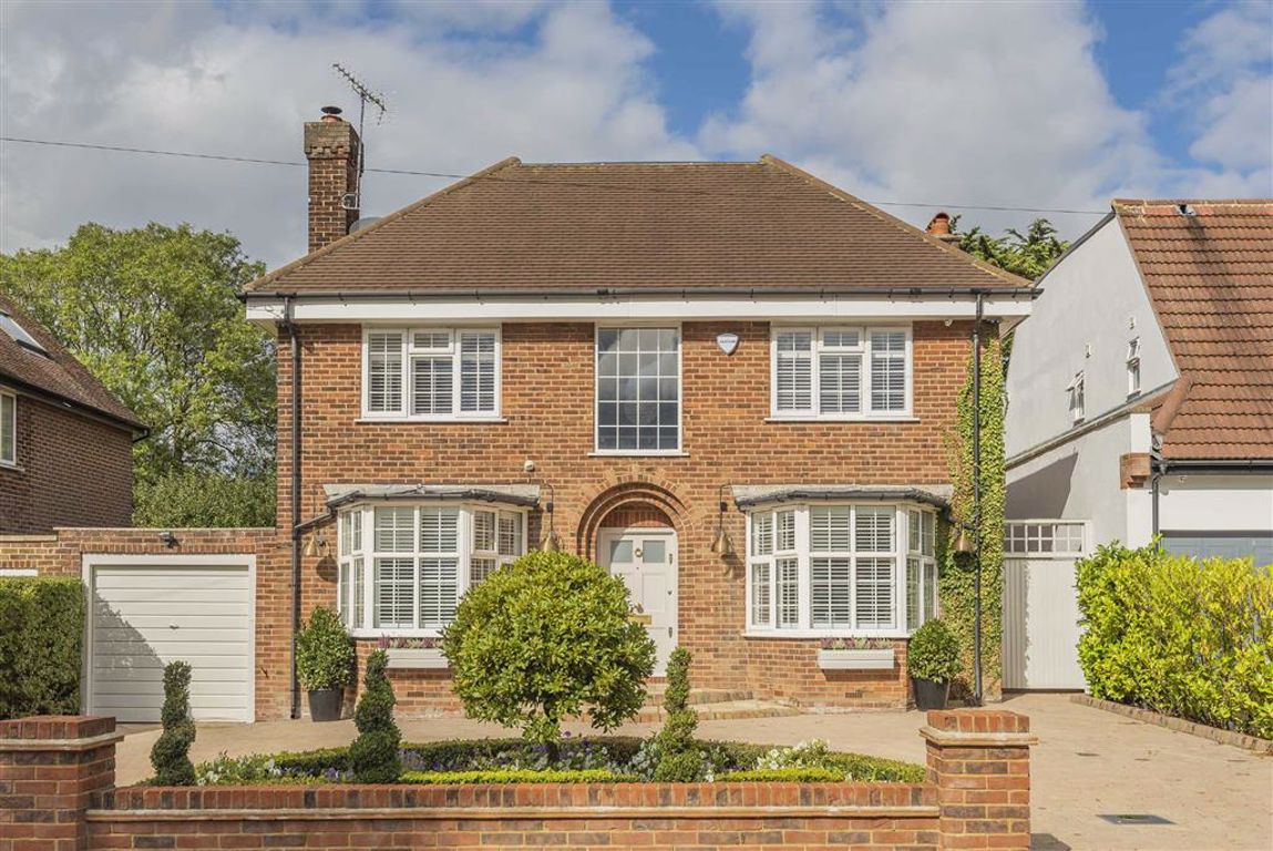 Moffats Lane, Brookmans Park, Hertfordshire Statons