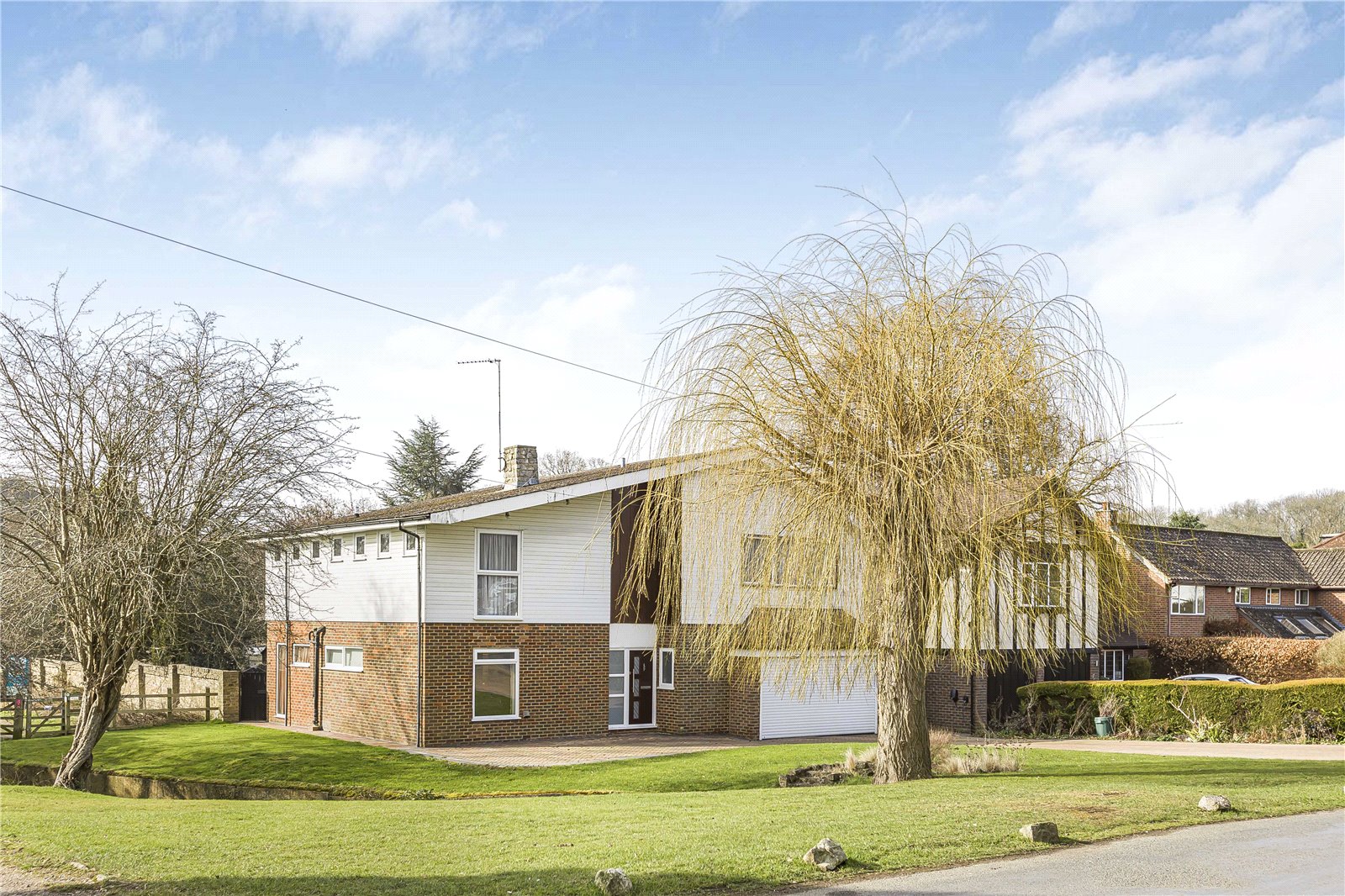 Mymms Drive, Brookmans Park Statons