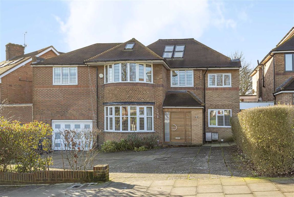 Northiam, Woodside Park Statons