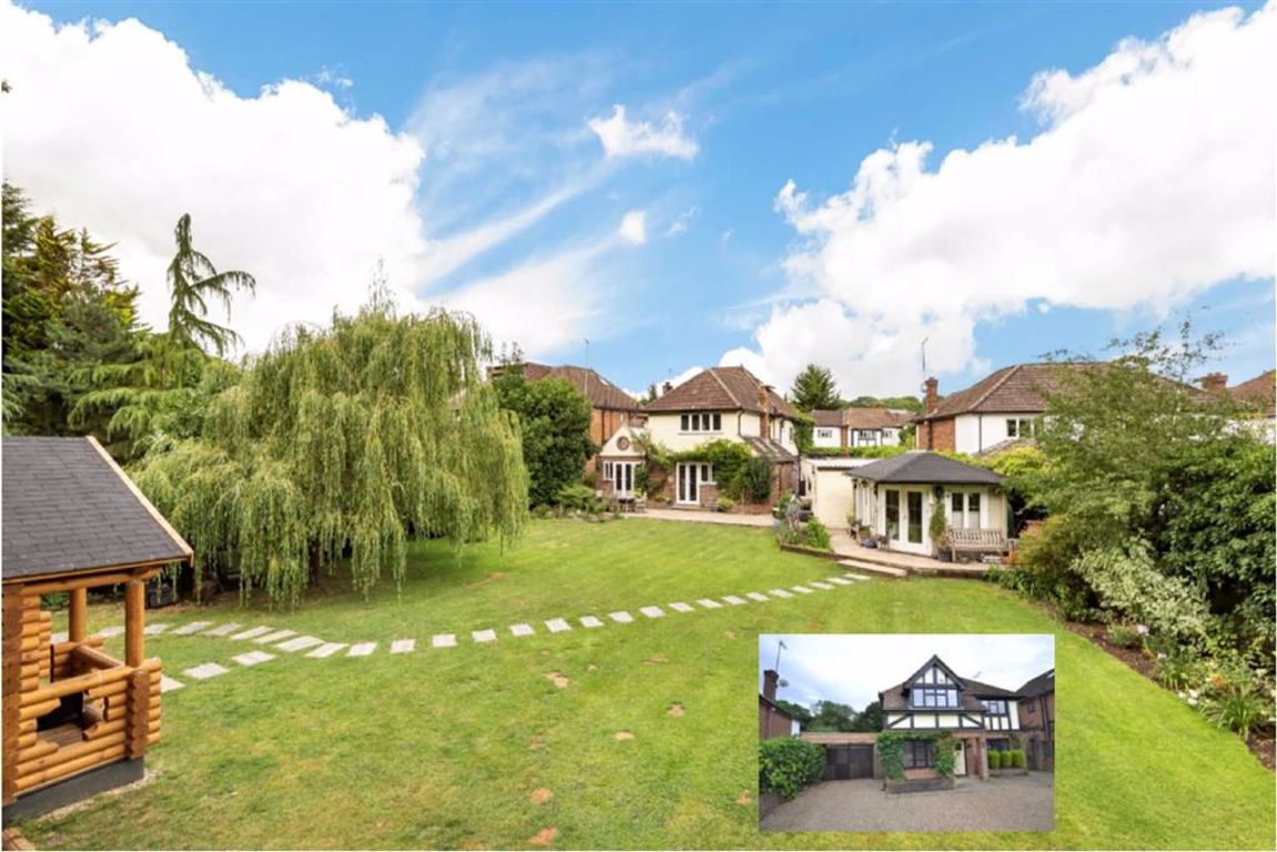 Parkgate Crescent, Hadley Wood, Herts Statons