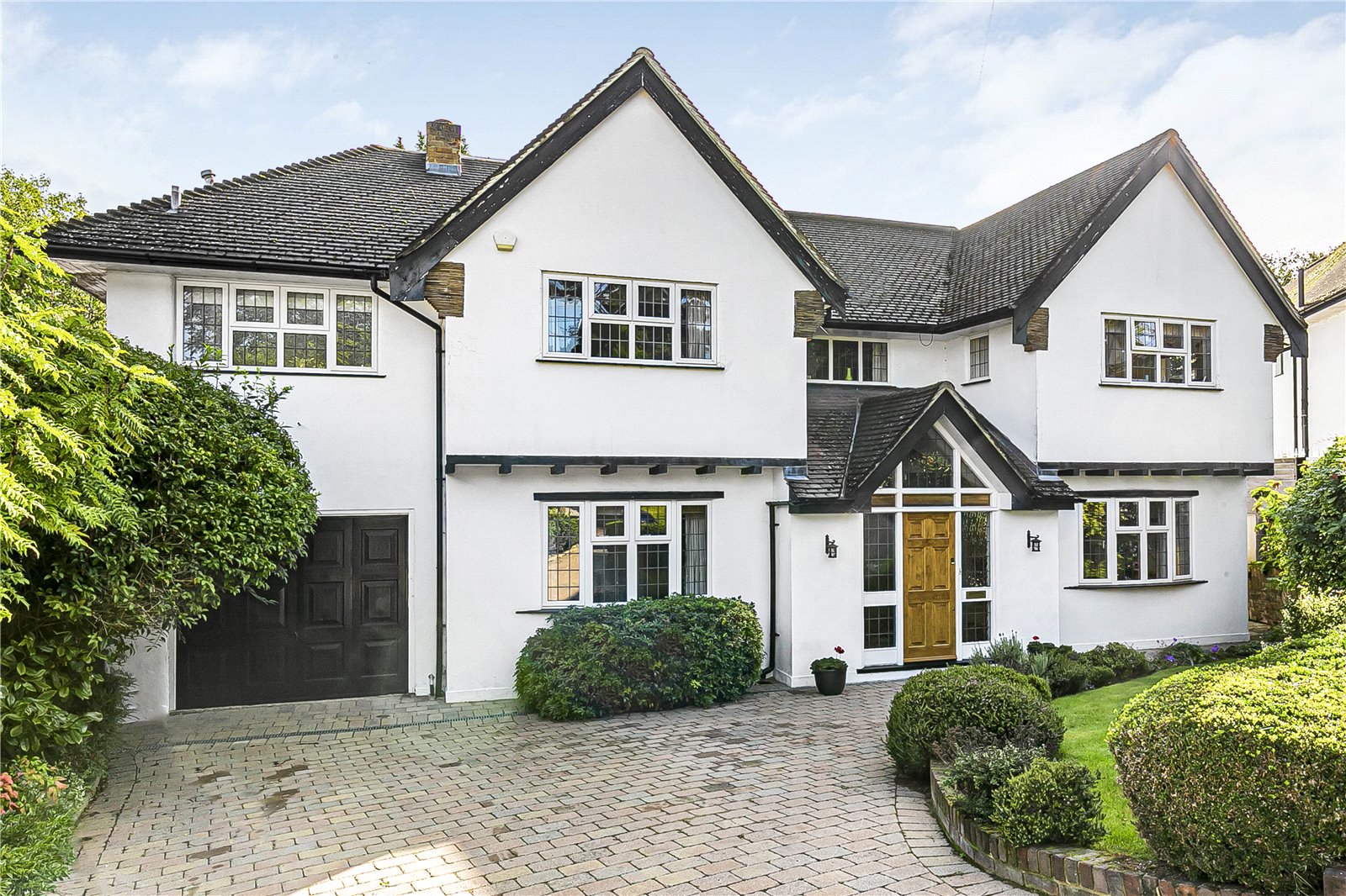 Priory Close, Totteridge Statons