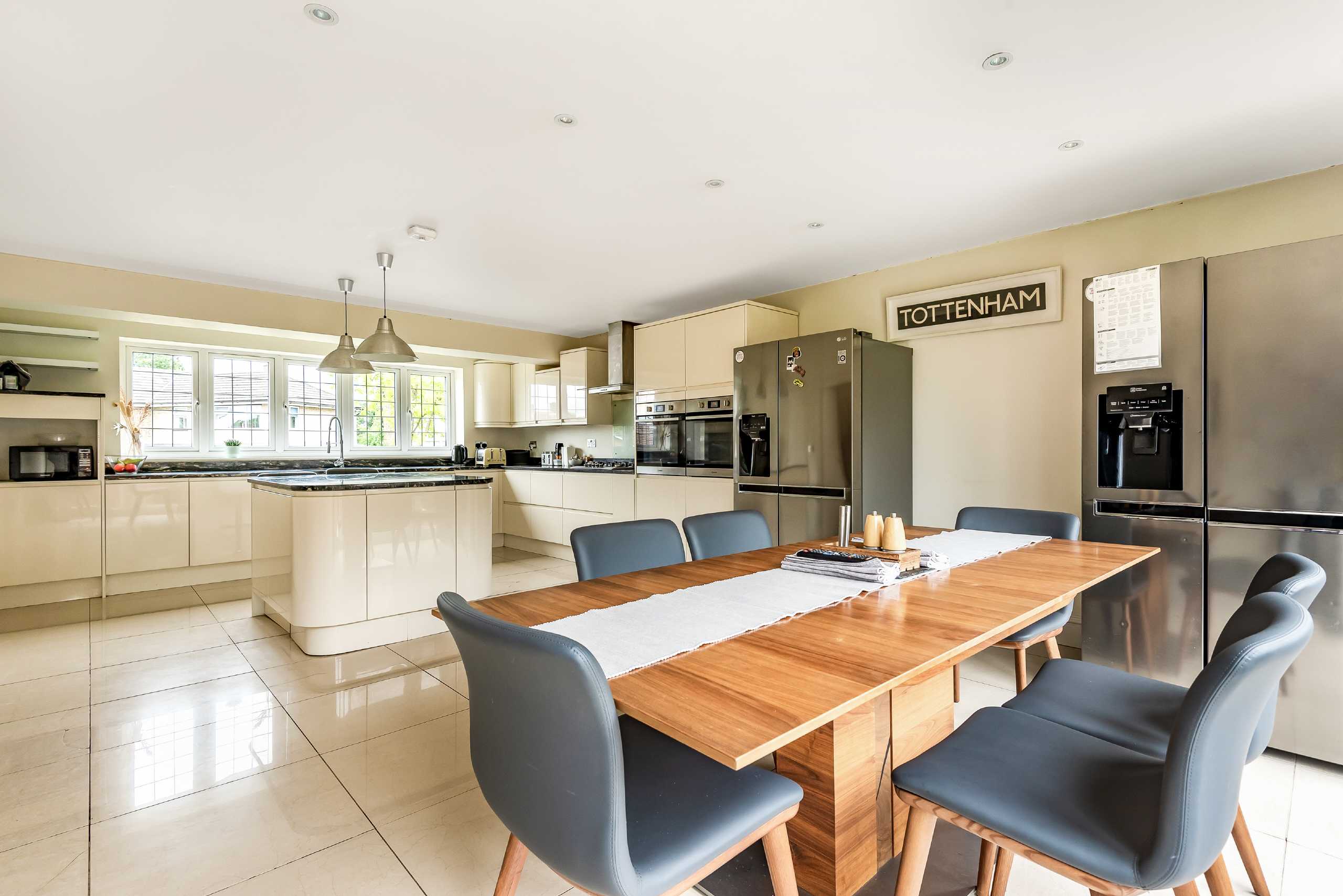 Starling Lane, Cuffley Statons