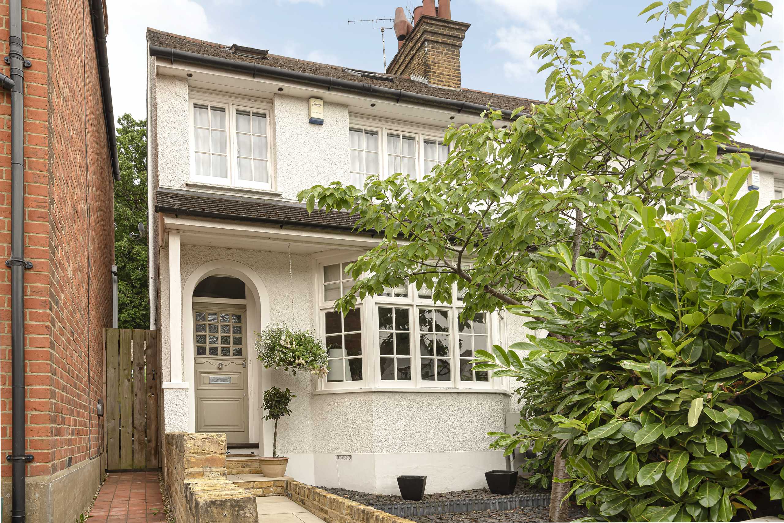 The Crosspath, Radlett Statons