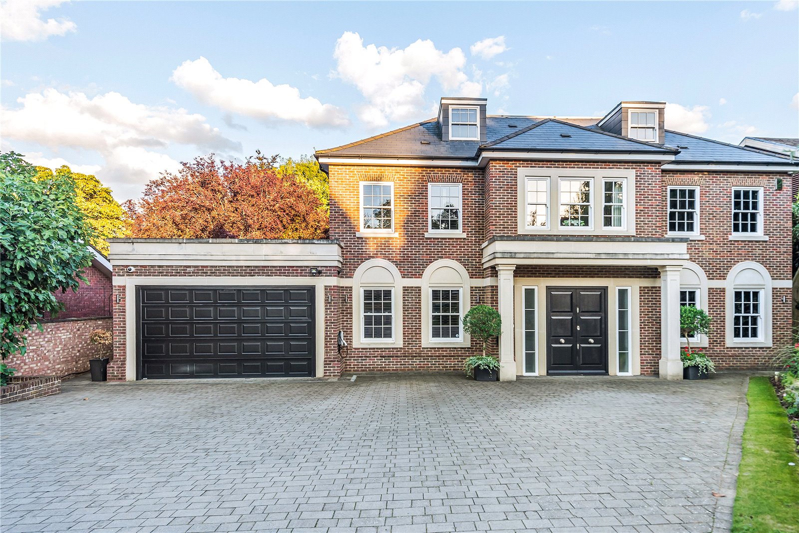 The Pastures, Totteridge Statons