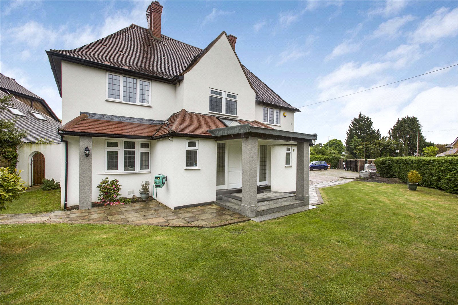 The Ridgeway, Cuffley Statons