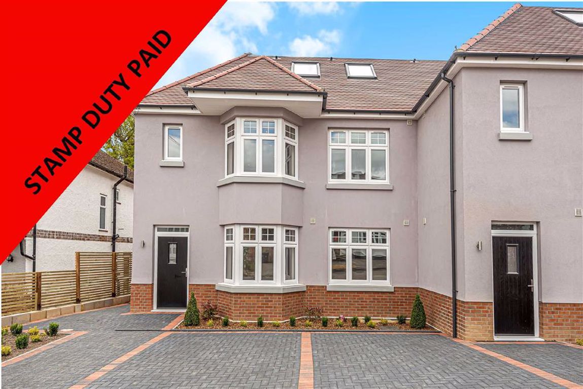 Tolmers Gardens, Cuffley, Hertfordshire Statons