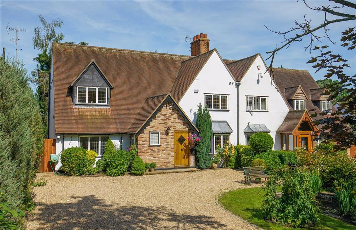 Tolmers Road, Cuffley, Hertfordshire Statons