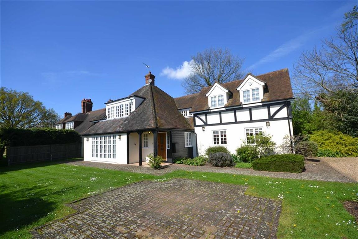 Totteridge Common, Totteridge, London Statons