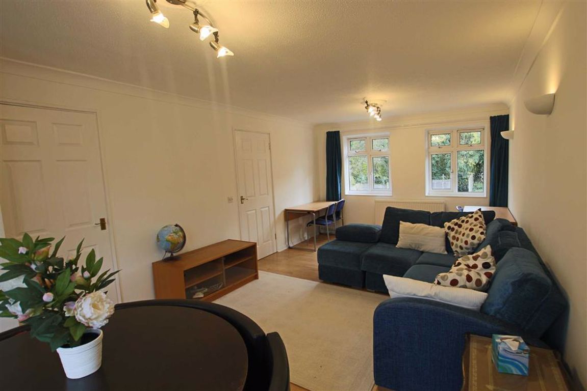 Totteridge Lane, Totteridge, London Statons