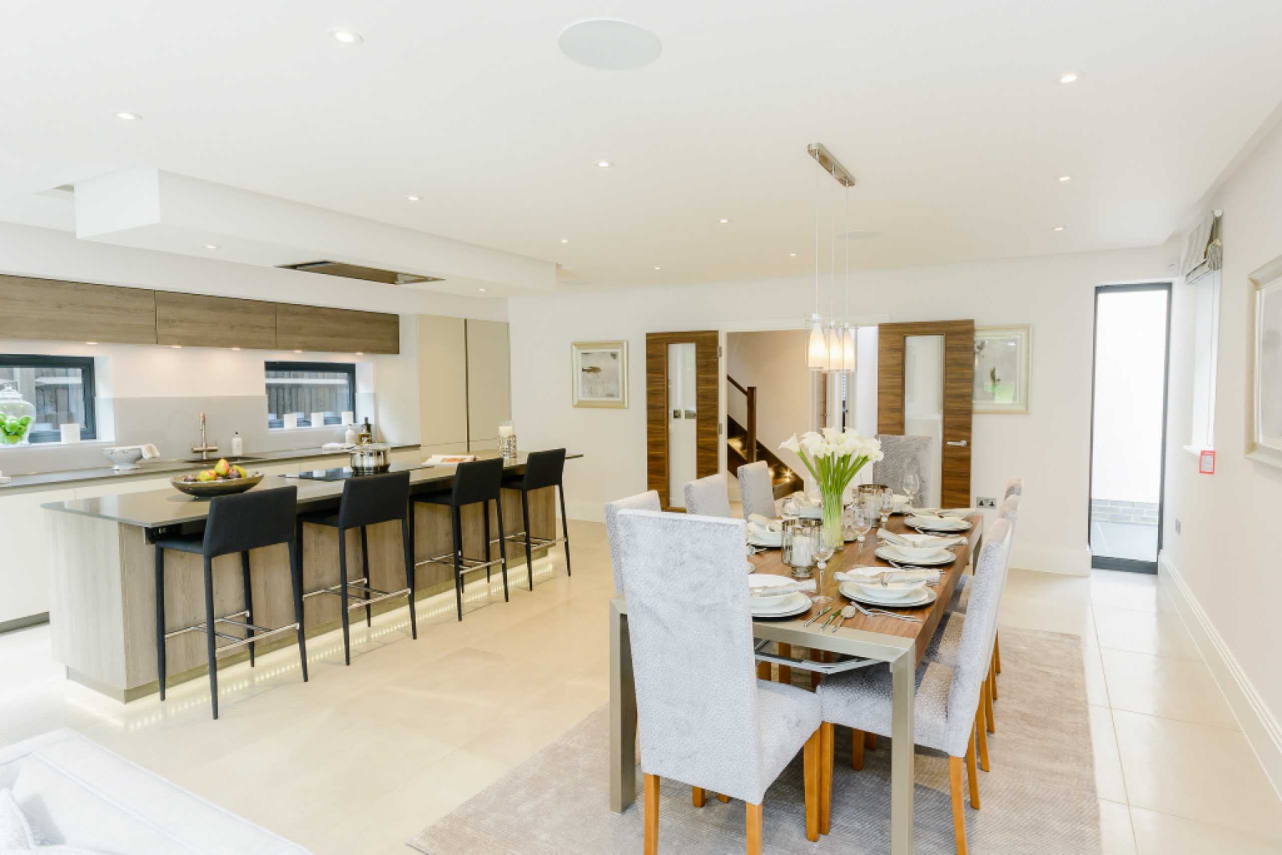 Upland Drive, Brookmans Park Statons