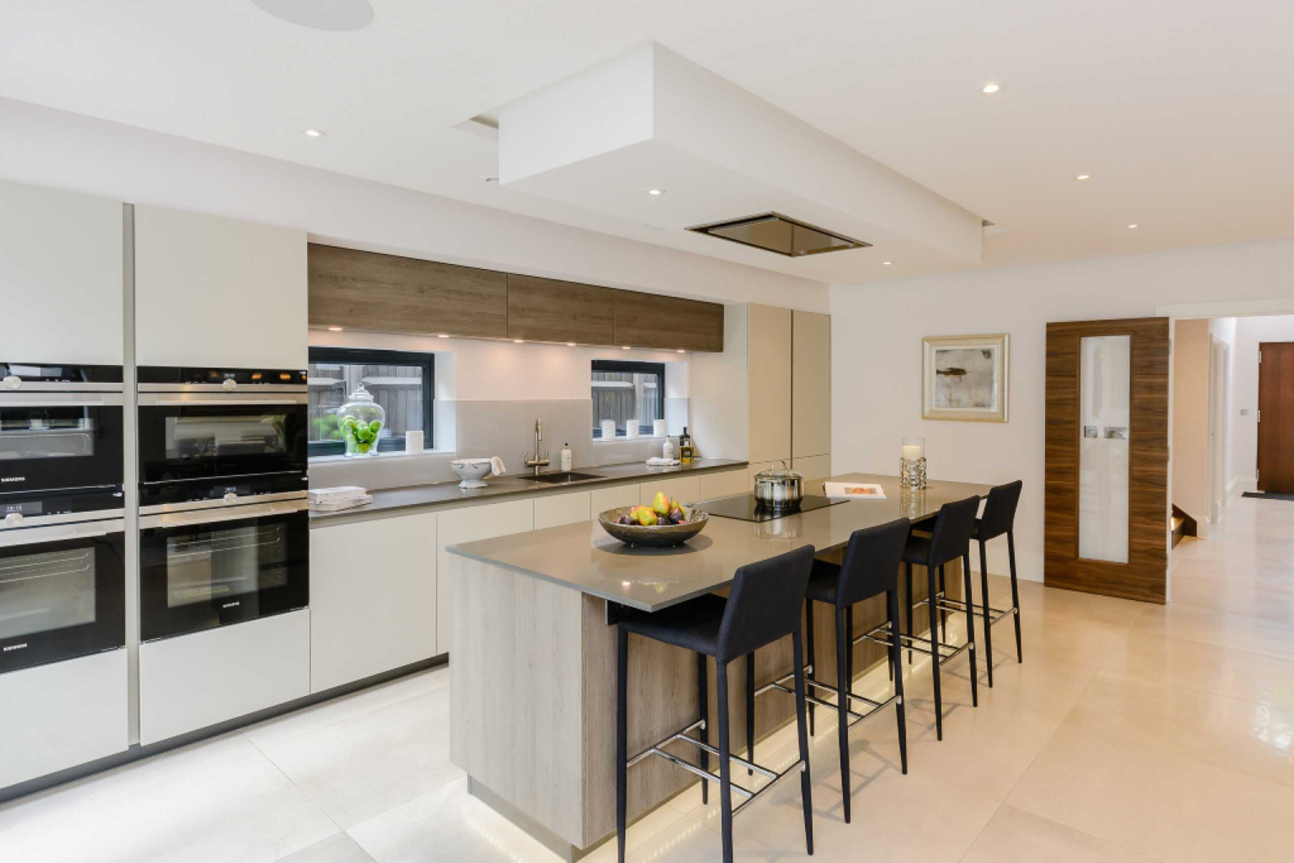 Upland Drive, Brookmans Park Statons