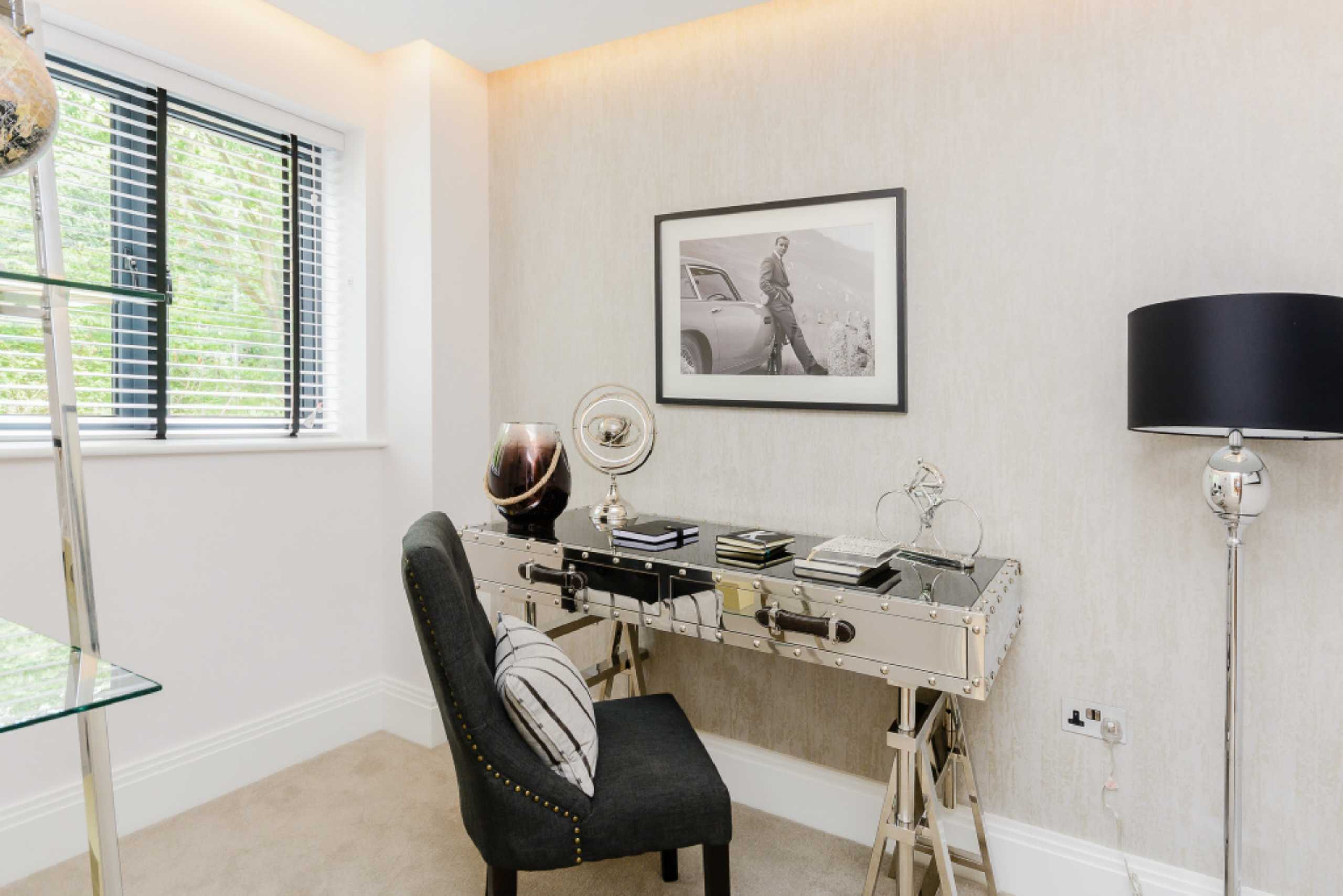 Upland Drive, Brookmans Park Statons