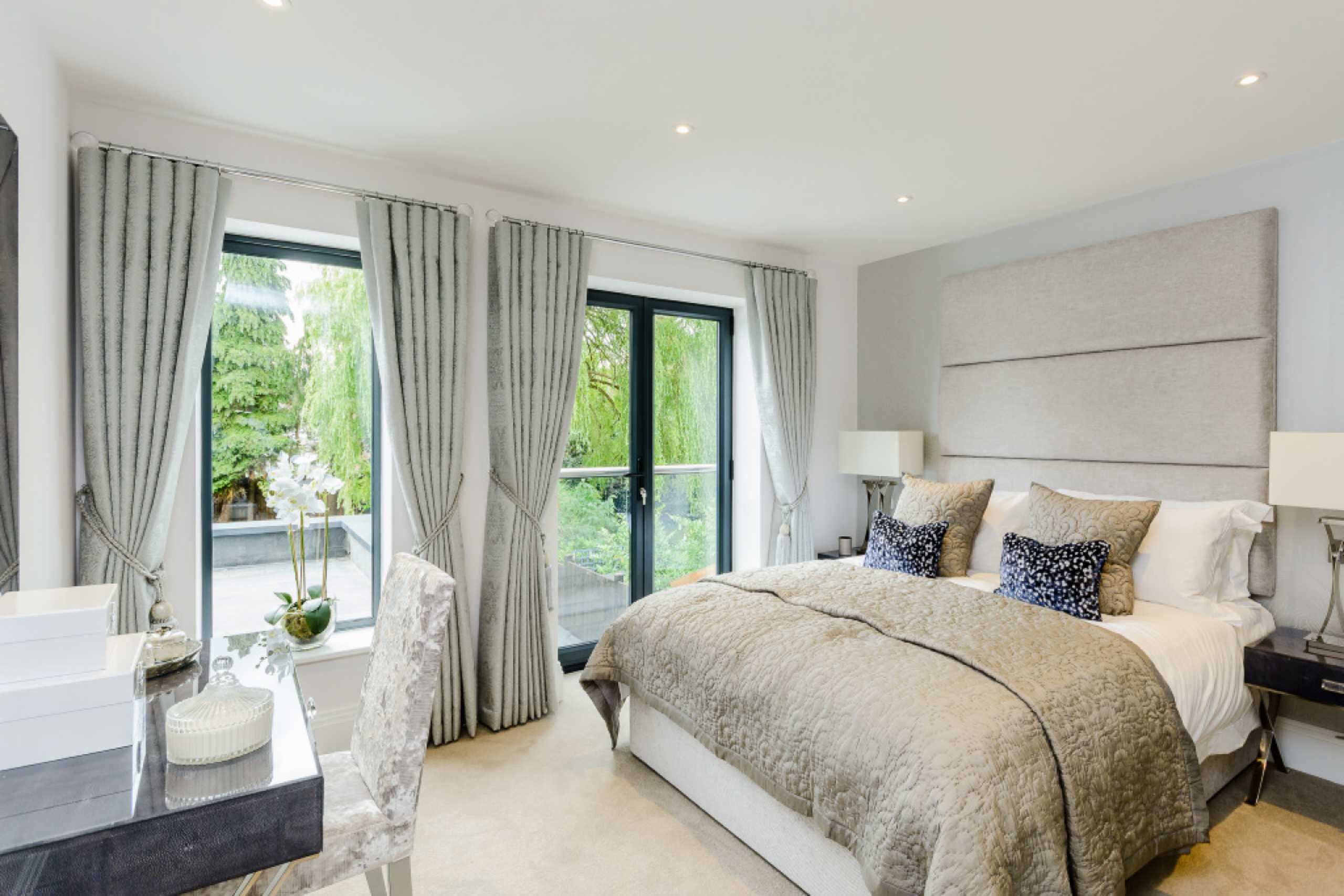 Upland Drive, Brookmans Park Statons