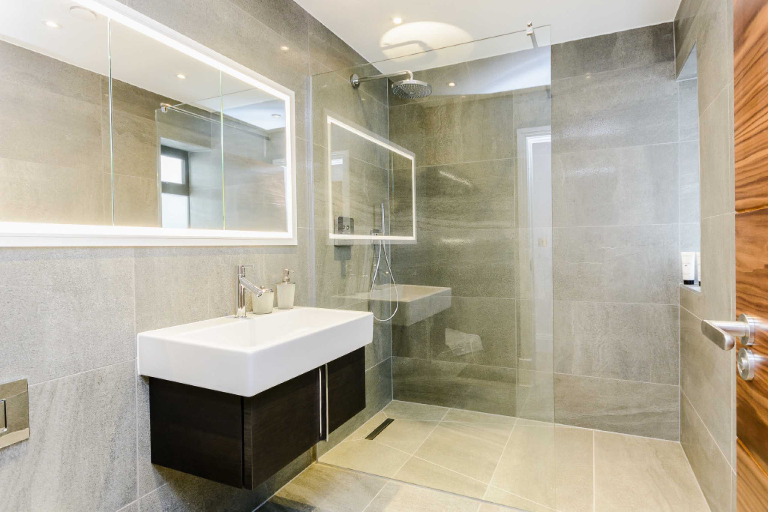 Upland Drive, Brookmans Park Statons