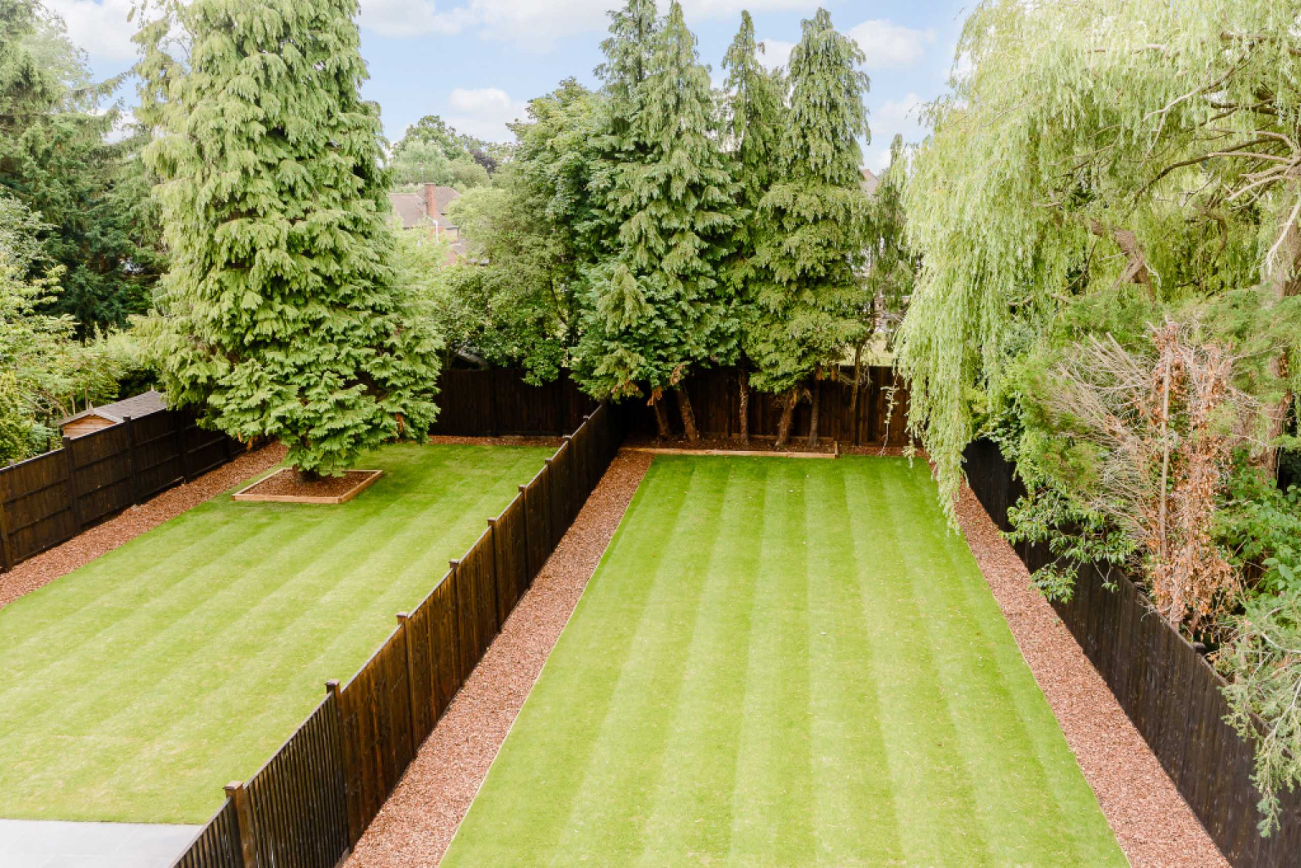 Upland Drive, Brookmans Park Statons