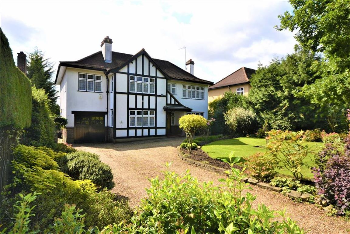 Waggon Road, Hadley Wood, Hertfordshire Statons