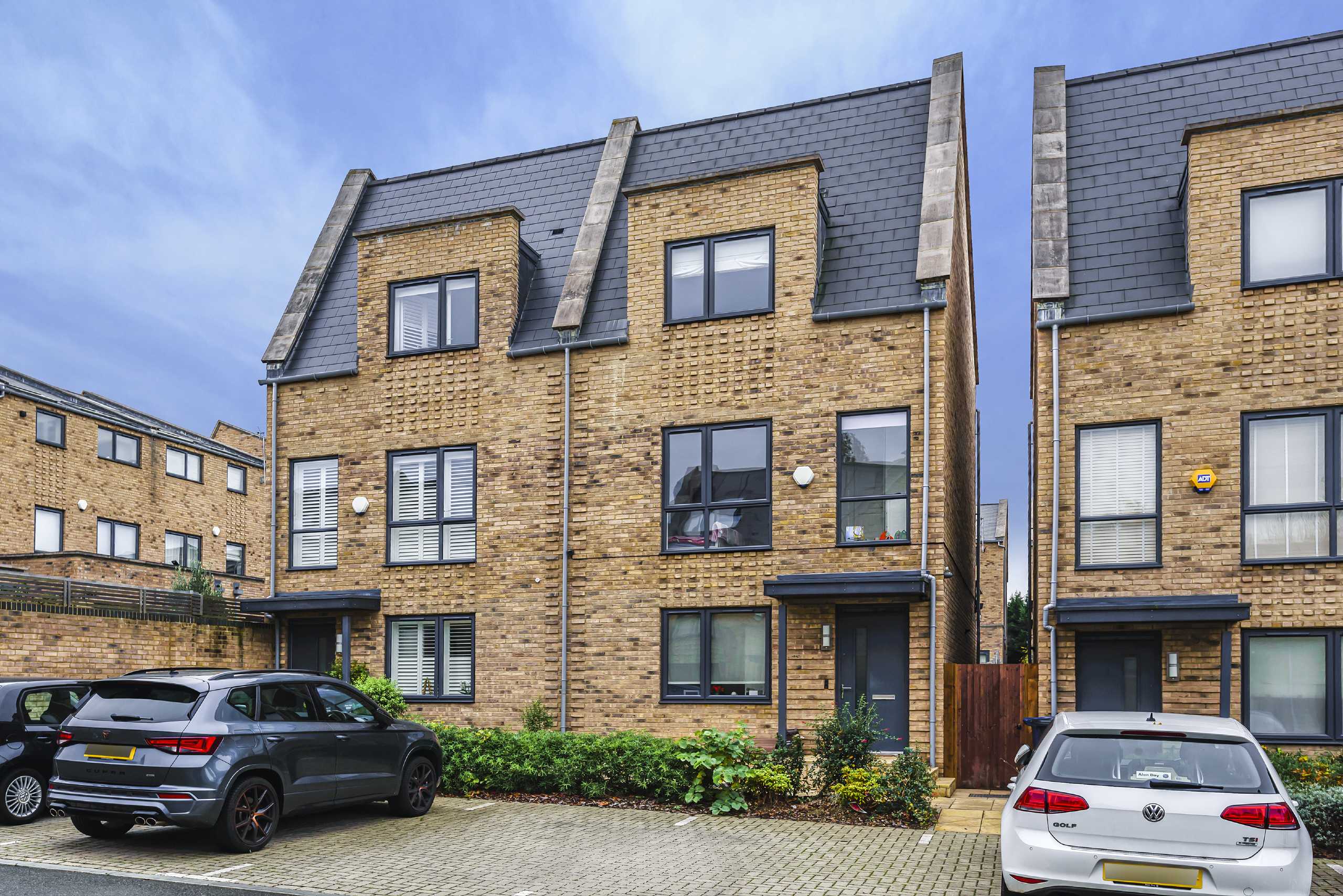 Well Grove, Whetstone Statons