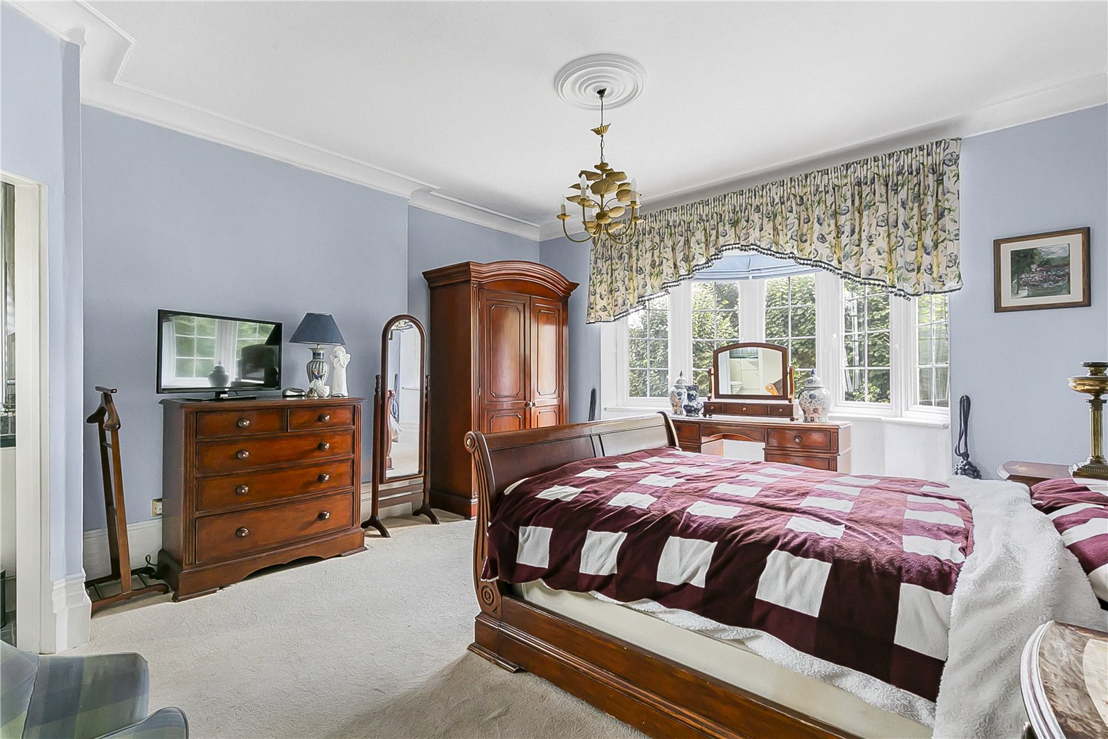 Wellington Road, Enfield Statons