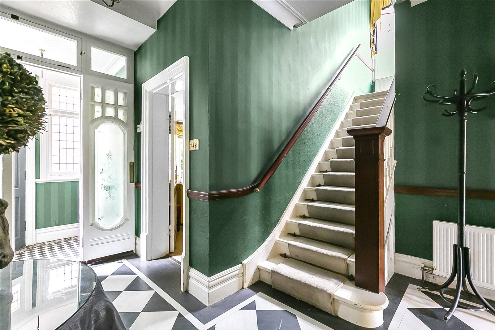 Wellington Road, Enfield Statons