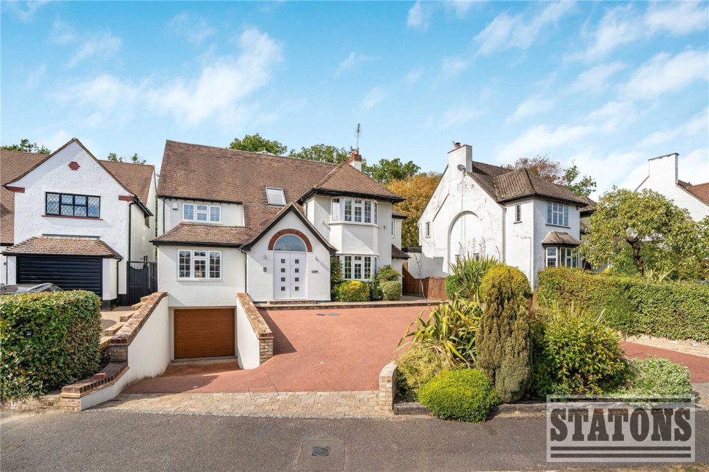 Parkgate Crescent, Hadley Wood