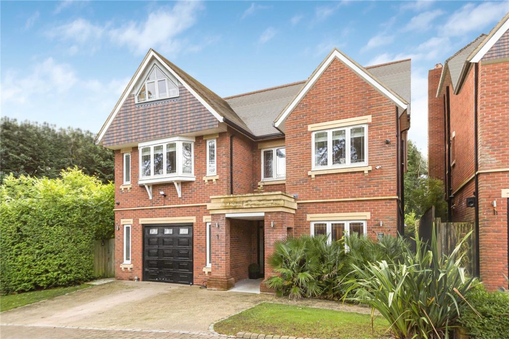 Chenies Place, Barnet Road