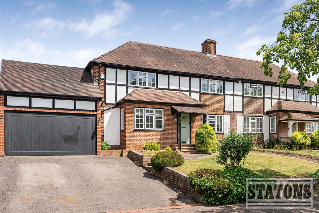 The Avenue, Potters Bar